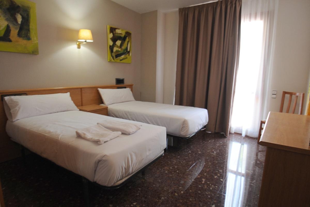 La Imperial Hotel Luceni Bagian luar foto
