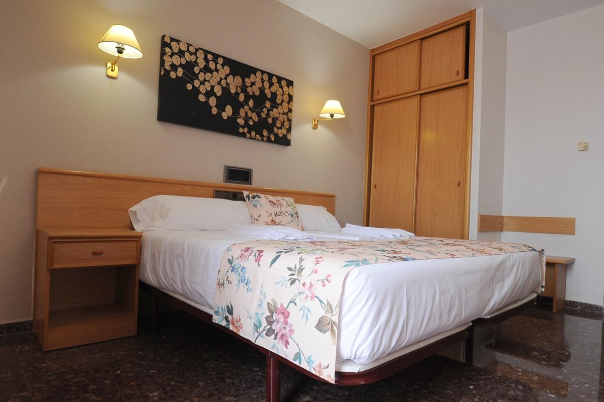 La Imperial Hotel Luceni Bagian luar foto