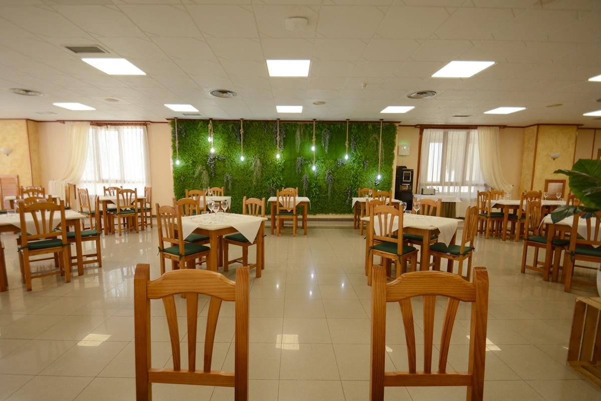 La Imperial Hotel Luceni Bagian luar foto