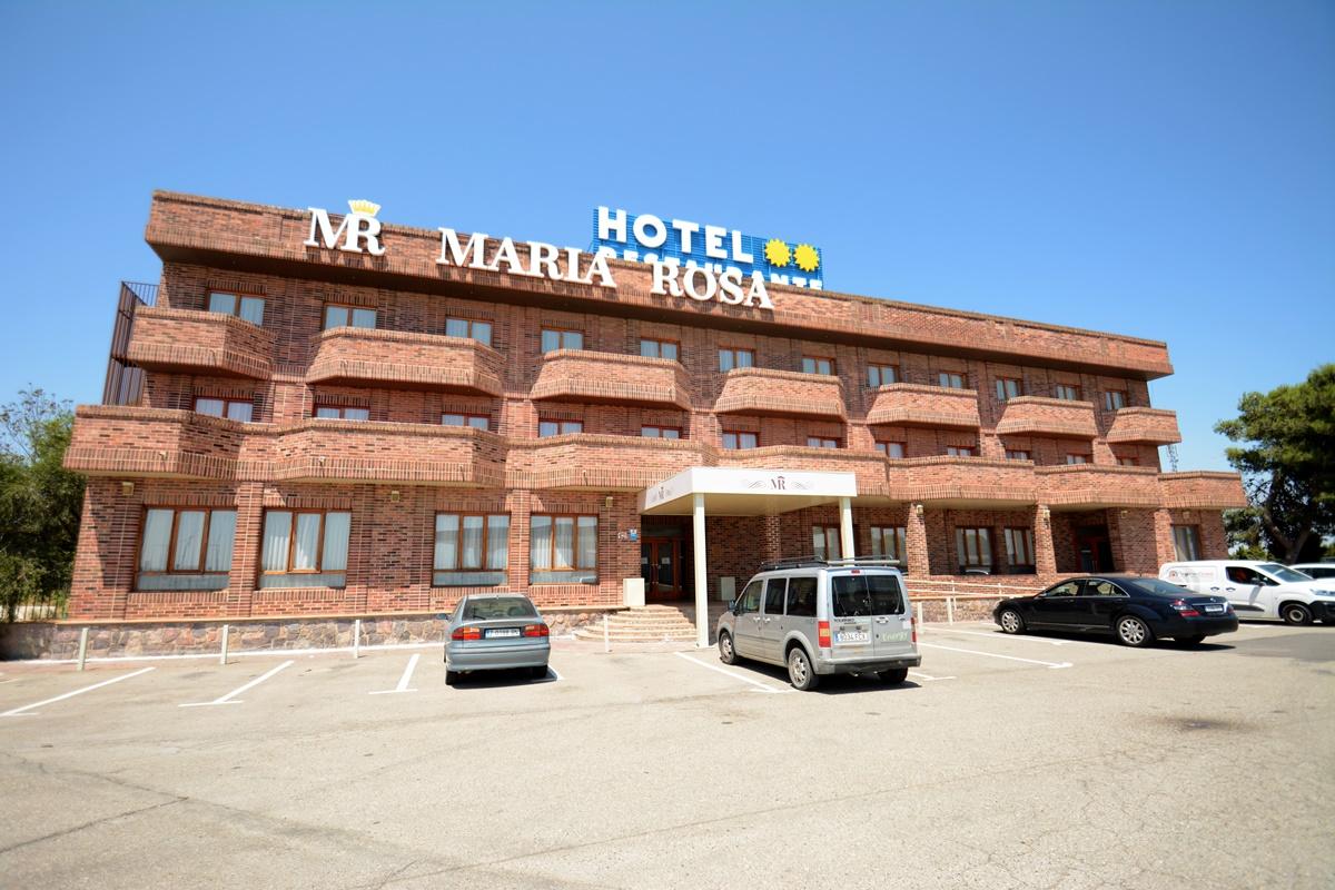 La Imperial Hotel Luceni Bagian luar foto