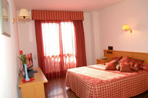 La Imperial Hotel Luceni Ruang foto