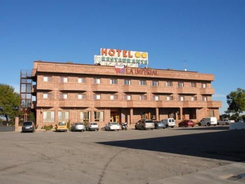 La Imperial Hotel Luceni Bagian luar foto